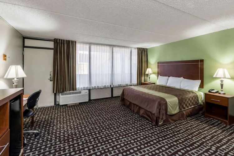 Standard Quadruple room with view