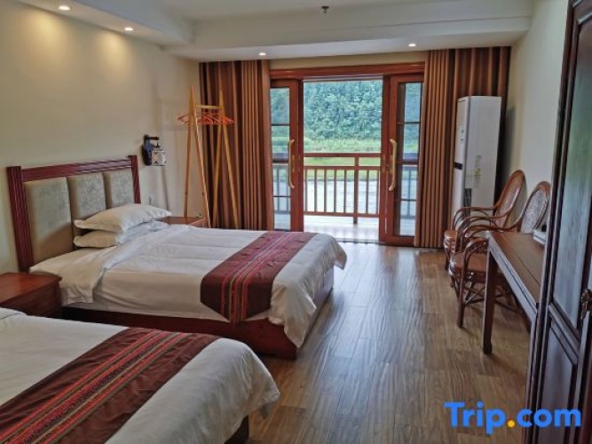 Deluxe Triple Family room with river view