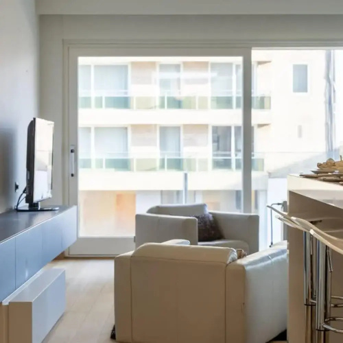 Modern Apartment at the Beach With Parking