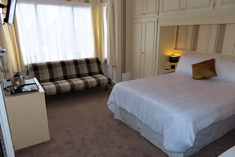 The Rowan Hotel