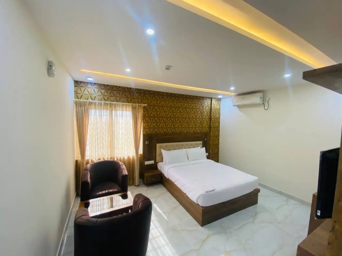 Standard Triple room