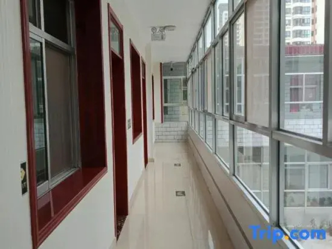 Yuzhong Aishu Hotel