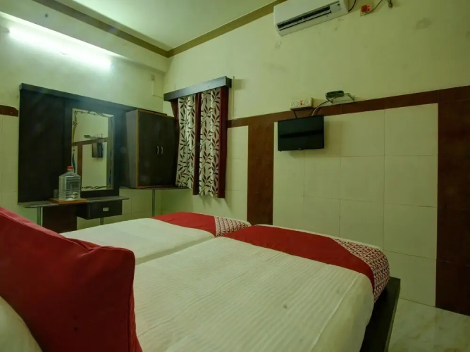 K R K Residency By OYO Rooms