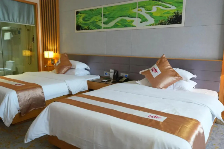 Huayu Holiday Hotel