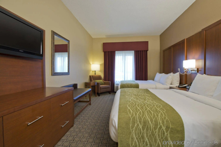 Comfort Suites