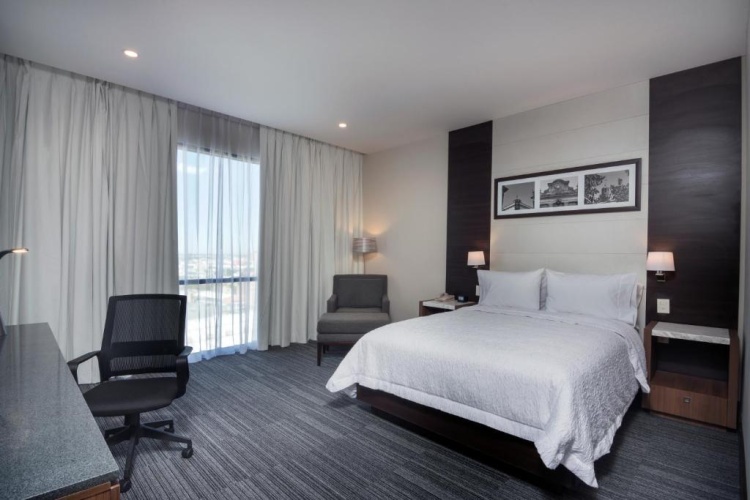 Standard Double room with city view