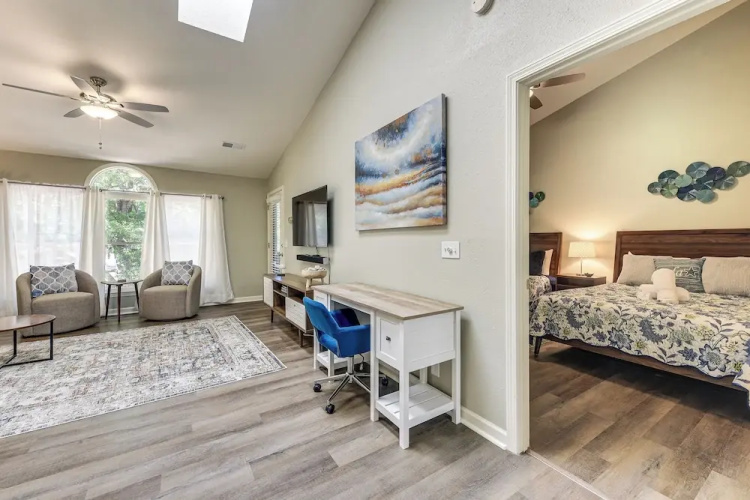 Resort Condo ~ 2 Mi to Sunset Beach Seashore!