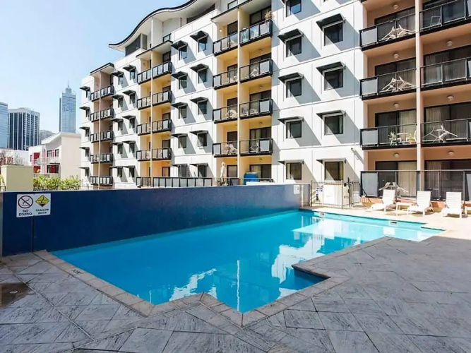 Two bedroom Apt next to Perth CBD with Parking.