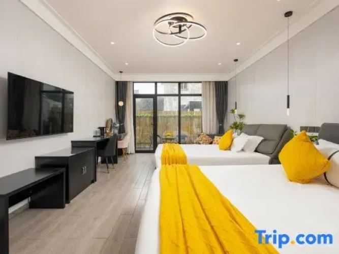 Family Suite with courtyard view