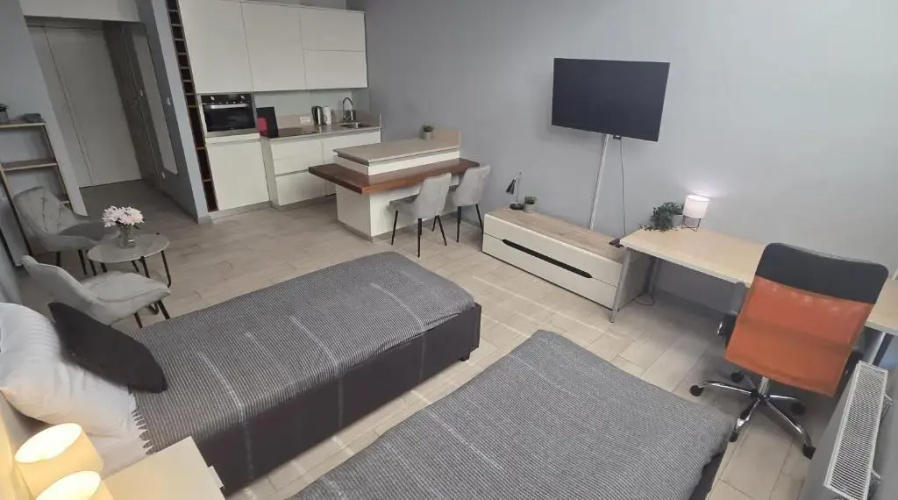 Light Rooms Apartment