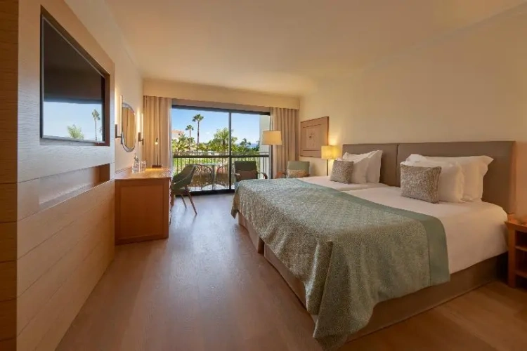 Standard Twin room with sea view