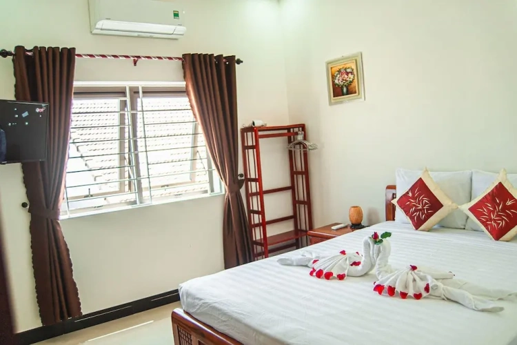 Deluxe Double room with balcony and with courtyard view