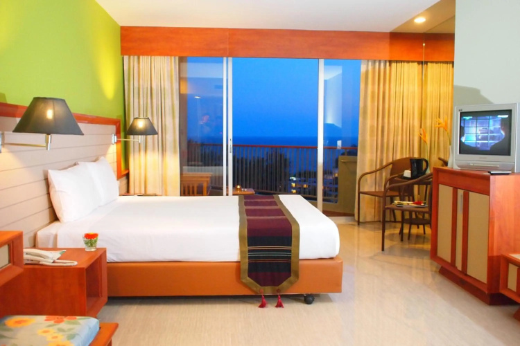 Long Beach Cha-Am Hotel