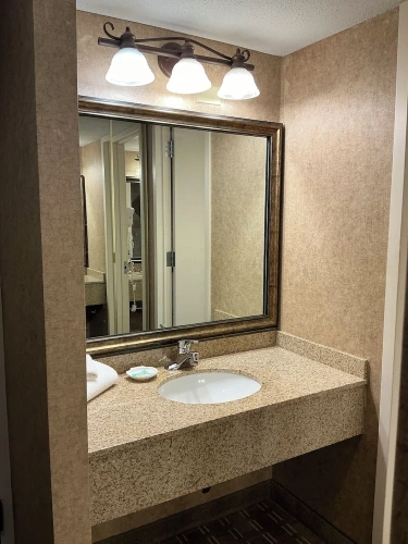 Deluxe Quadruple room with inland view