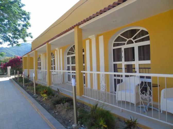 Hotel E El Cobre