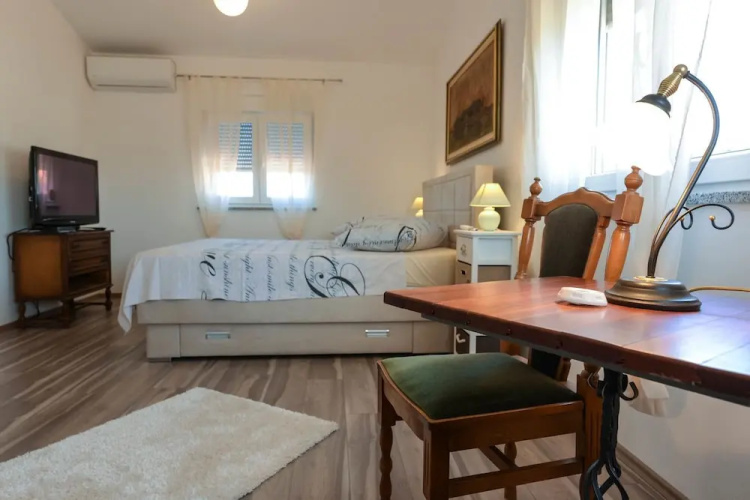 Apartments with pool 992