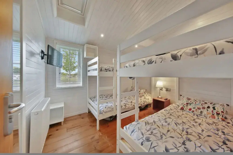 Host Stay Mahonia Lodge