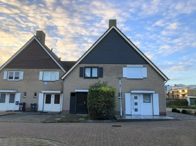 3 Bedrooms Cottage