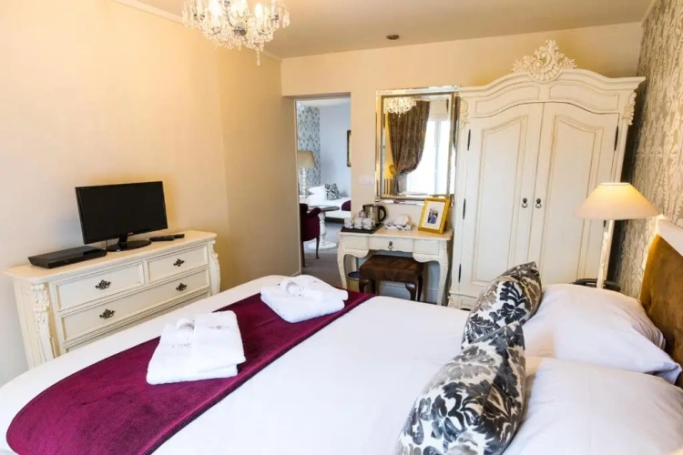Deluxe Quadruple room