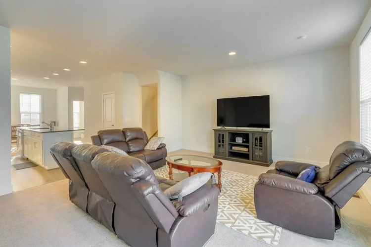Balcony & Pool Access: Modern Gainesville Home