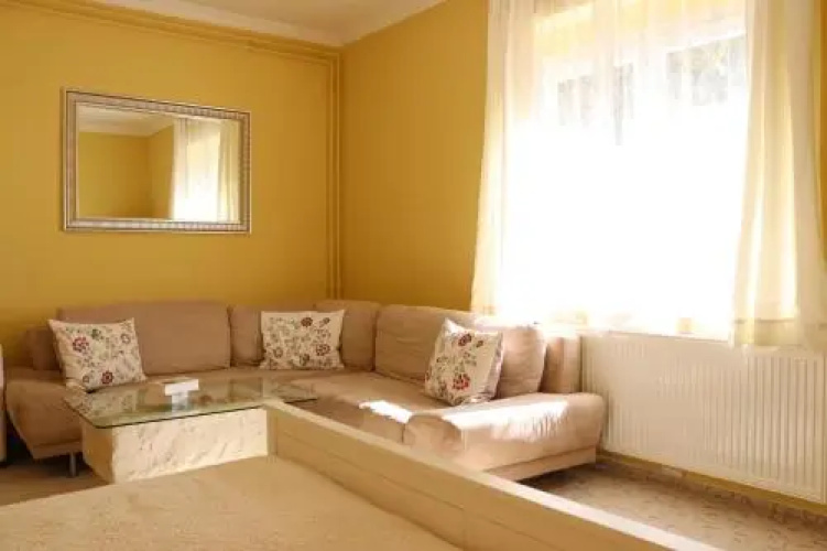 GrapeWine Guesthouse