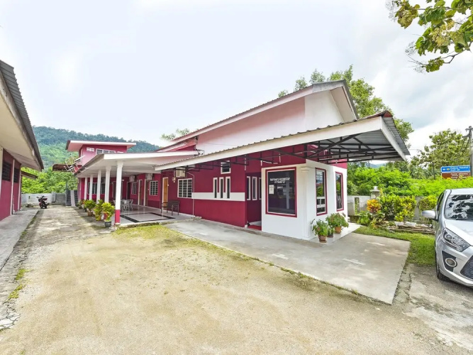 OYO 90660 Rayyans Roomstay