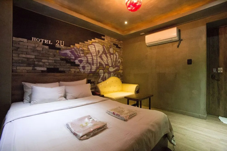2U Motel