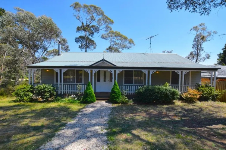 3 Bedrooms Cottage