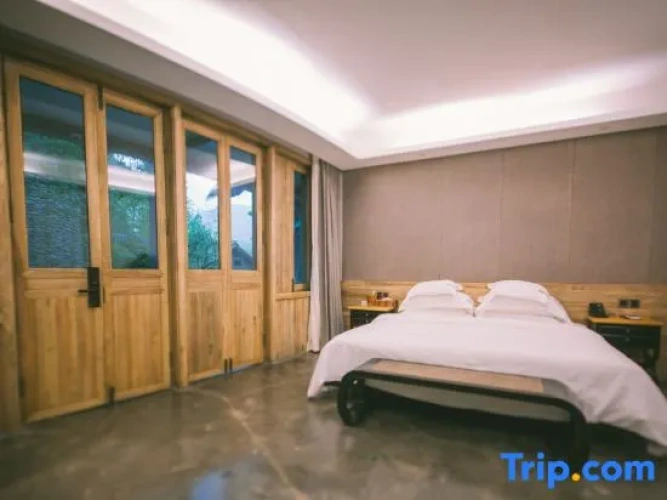 Standard Double room with courtyard view