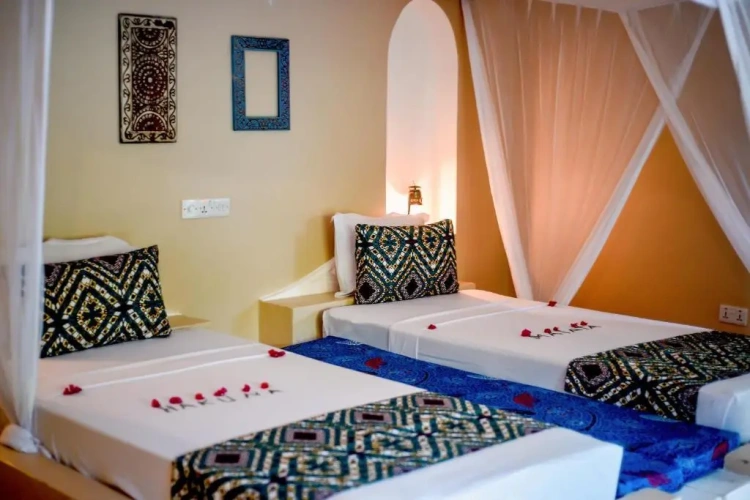 Standard Twin room with garden view