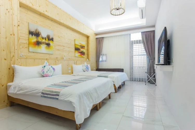 Standard Quadruple room with balcony