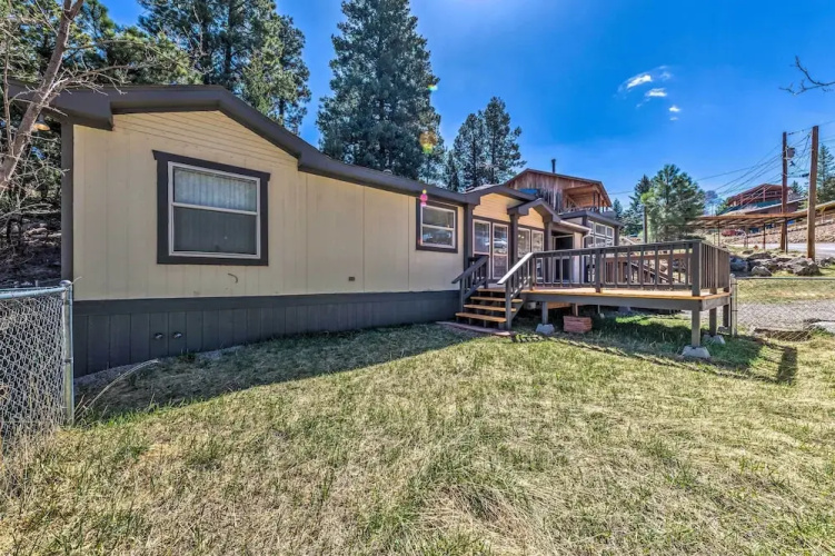 Cozy Cloudcroft Cabin w/ Deck & Gas Grill!