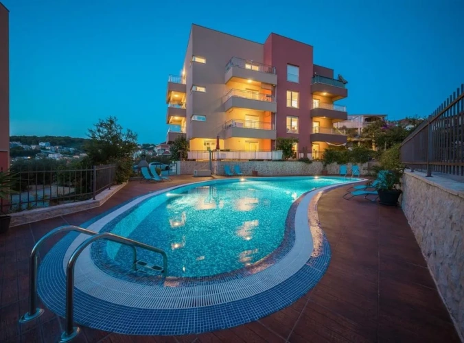 3 Bedrooms Apartment with sea view