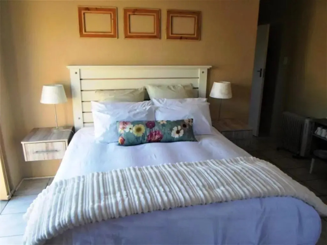 Cenikma Guest Suites - Couples Room