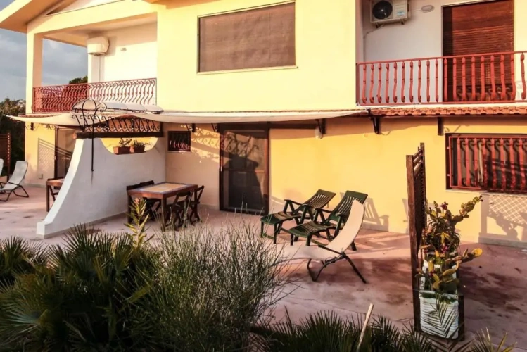 2 Bedrooms Cottage