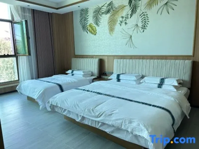 Deluxe Family Suite