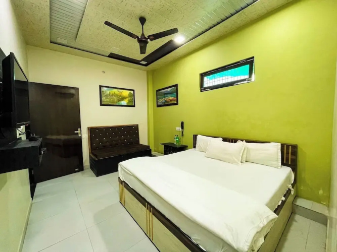 Hotel Pragati Heights