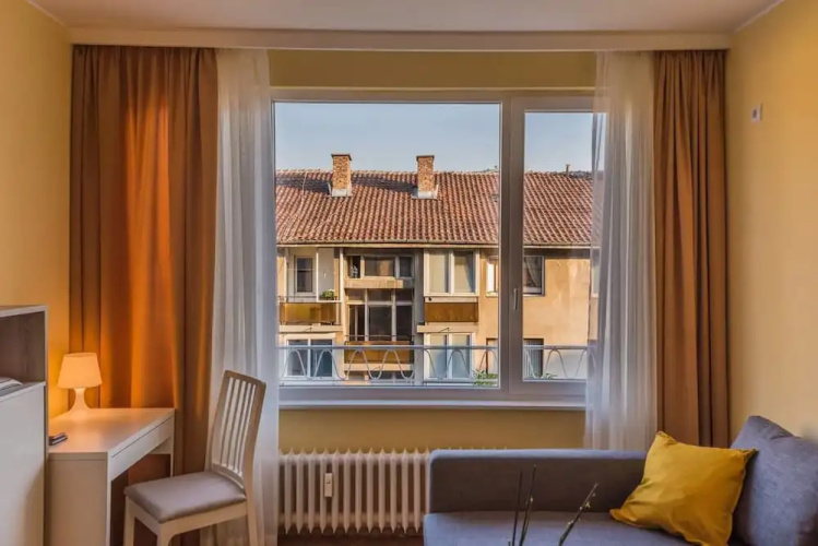 FM Deluxe 2-BDR Apartment - Sunshine