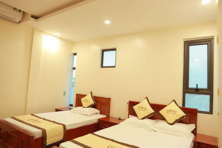 Gold Hotel