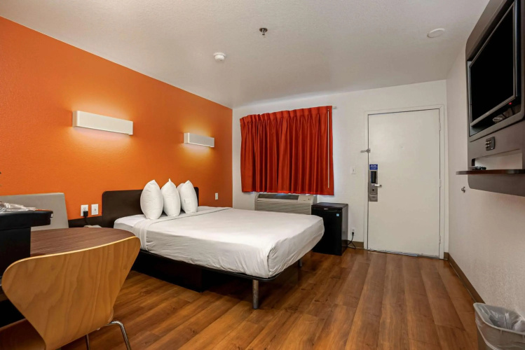 Motel 6 Temecula, CA - Historic Old Town