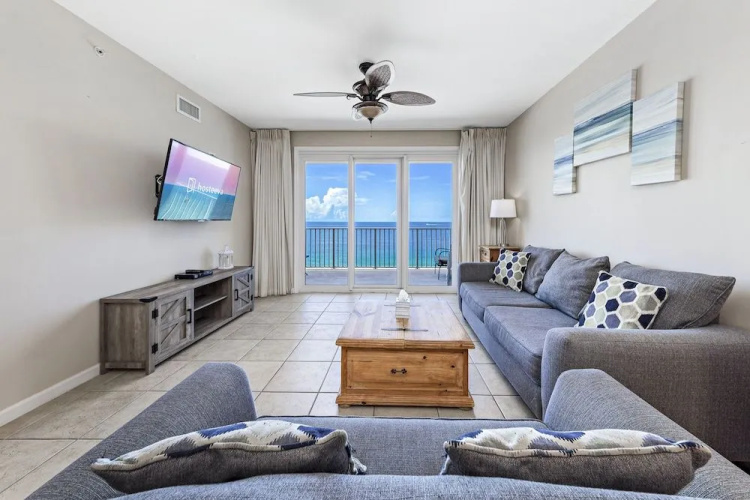 Beachfront Windemere Condos by Hosteeva