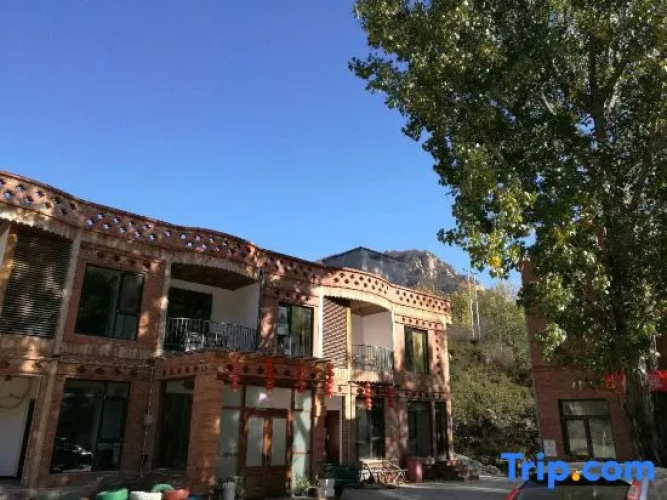 Yijing Tingxi Village Inn