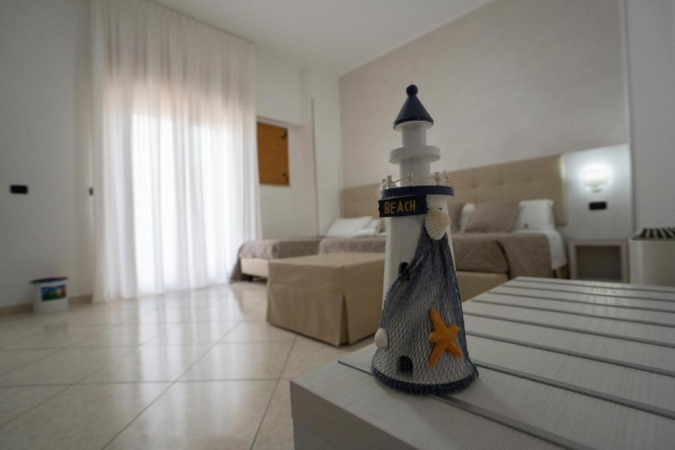 Standard Triple room