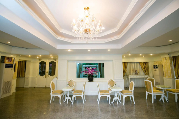 Le Paradis Bangkok Hotel & Residence