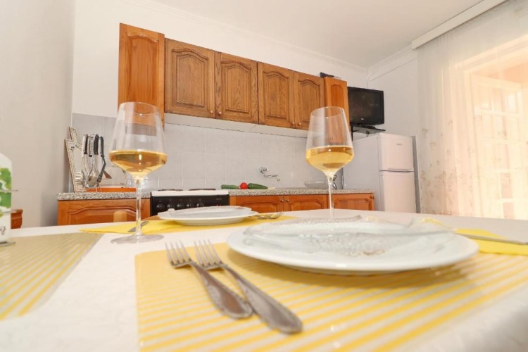 1 Bedroom Apartment with garden view