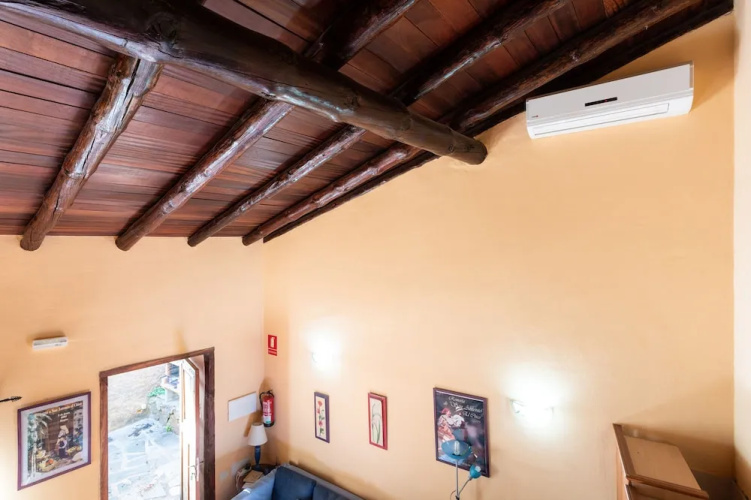 HomeLike Charming Rustic House El Pinar
