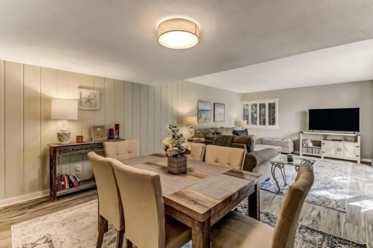 2065 Beachwood