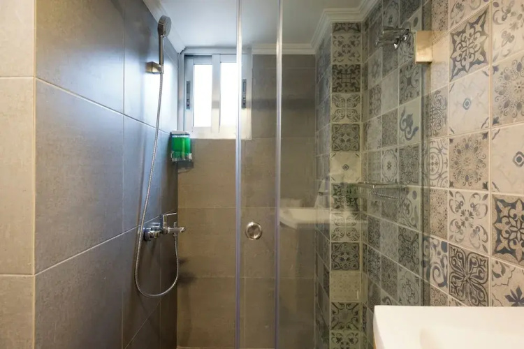 Boho-Chic Cozy 2BR - Apt & Balcony in Mar Mikhael