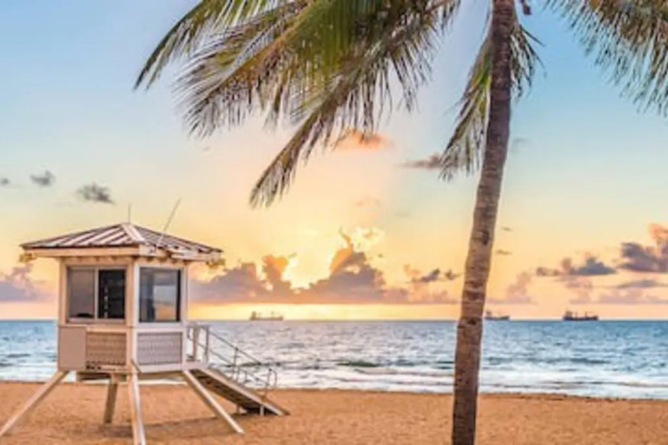 Edgewood Studio in Dania Beach