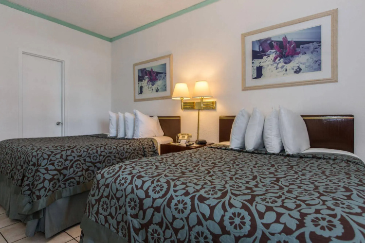 thunderbird beach hotel
